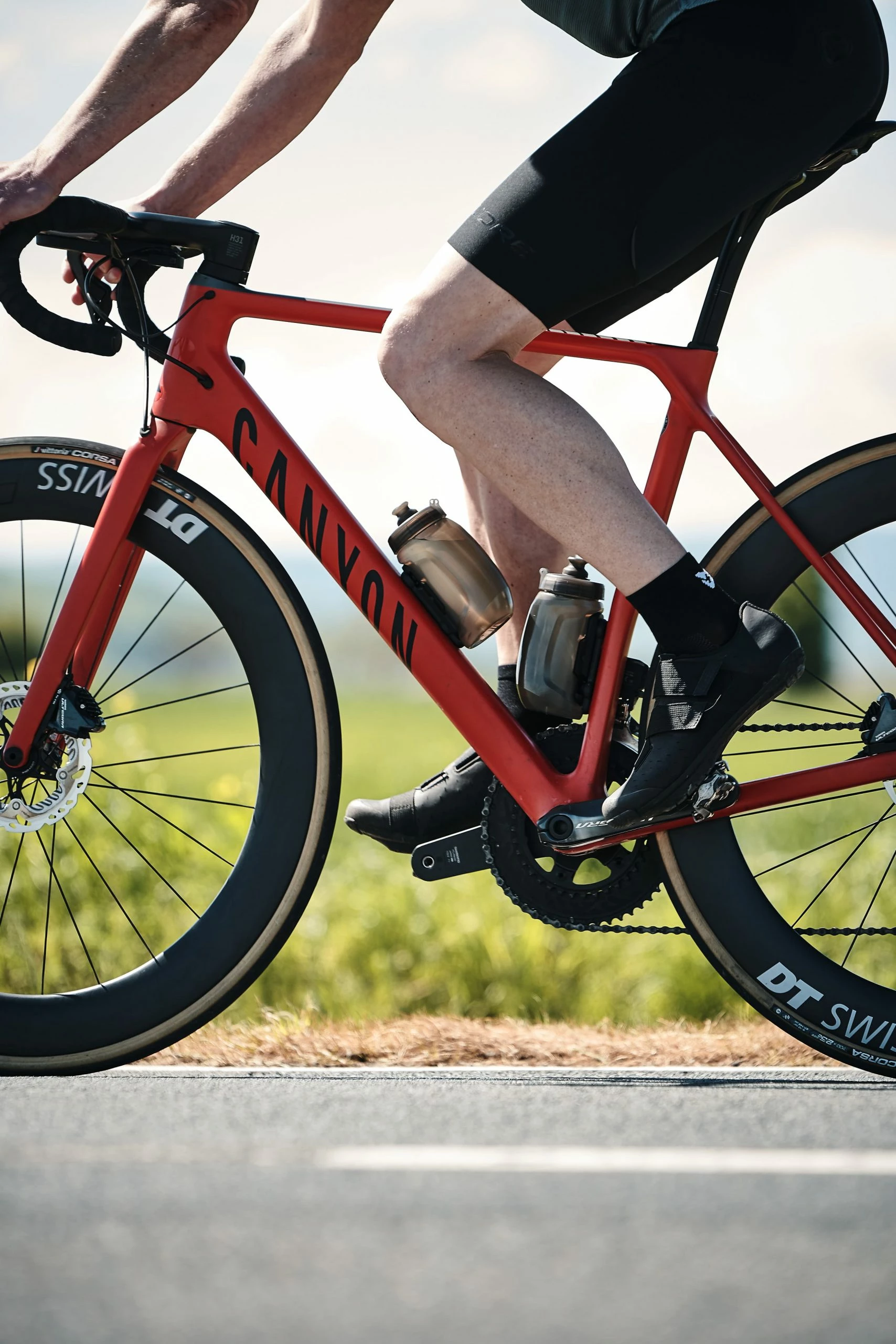 Fidlock TWIST Bottle 450 + Bike Base Set - Transparent Noir 7 Fidlock TWIST Bottle 450 + Bike Base Set - Transparent Noir – Image 7