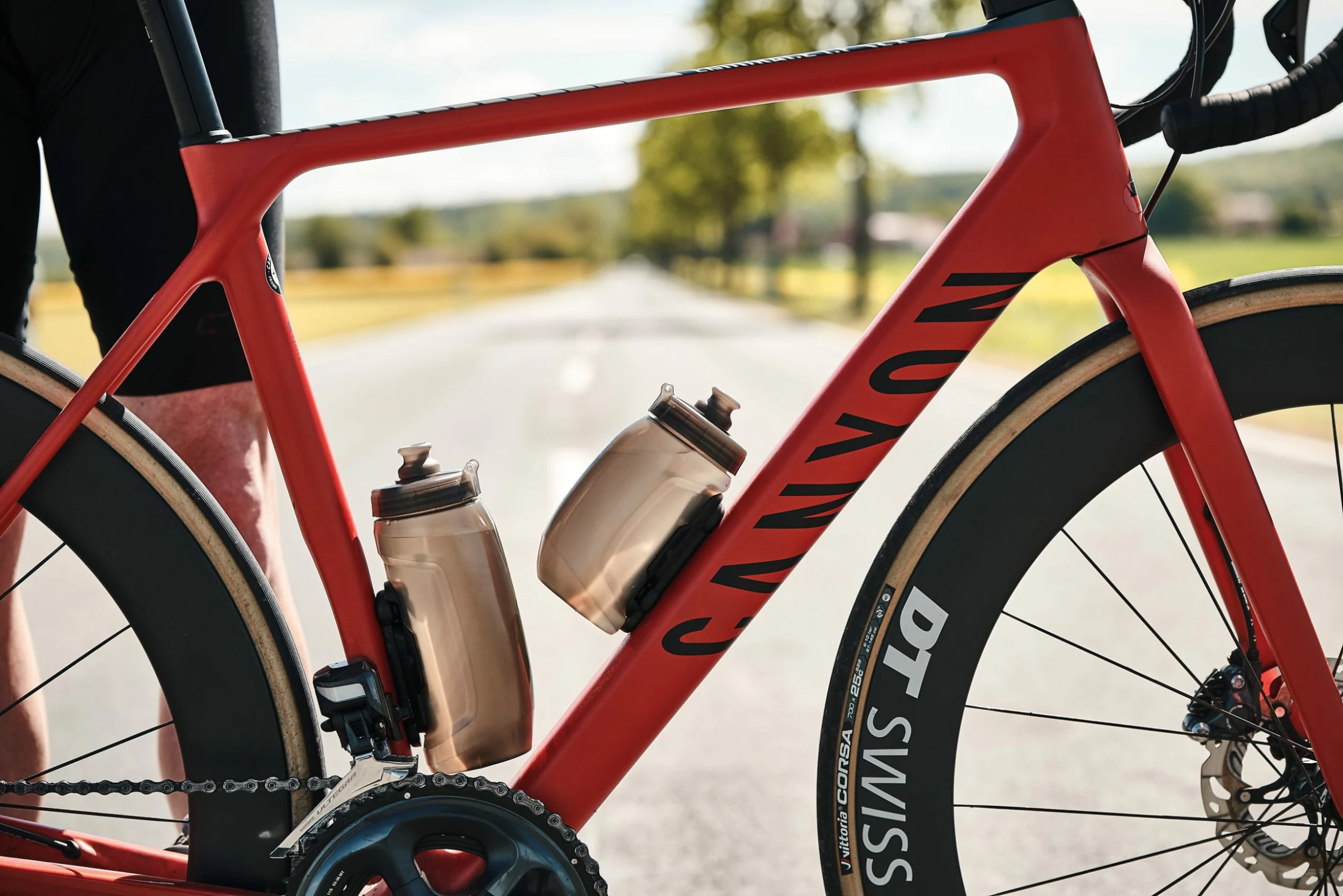 Fidlock TWIST Bottle 590 + Bike Base Set - Transparent Noir 5 Fidlock TWIST Bottle 590 + Bike Base Set - Transparent Noir – Image 5