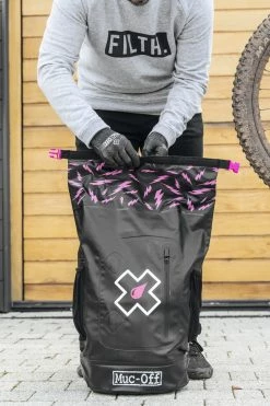 Muc-Off Ensemble Moto Pour Laveuse à Pression - Noir/Rose 10 Muc-Off Ensemble Moto Pour Laveuse à Pression - Noir/Rose -Porte vélos Soldes Magasin 1091 Pressure Washer Lifestyle MTB 5